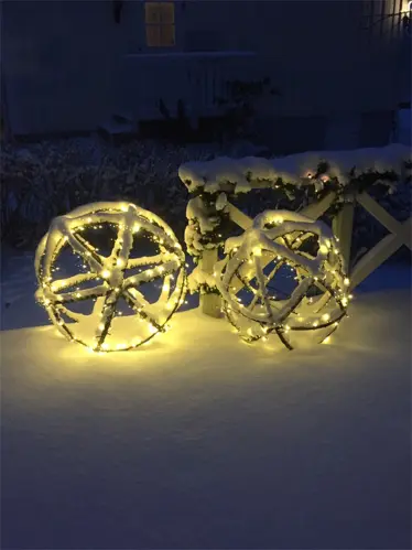 Trädgårdsklot - Rostigt järn - 80 cm - www.frokenfraken.se