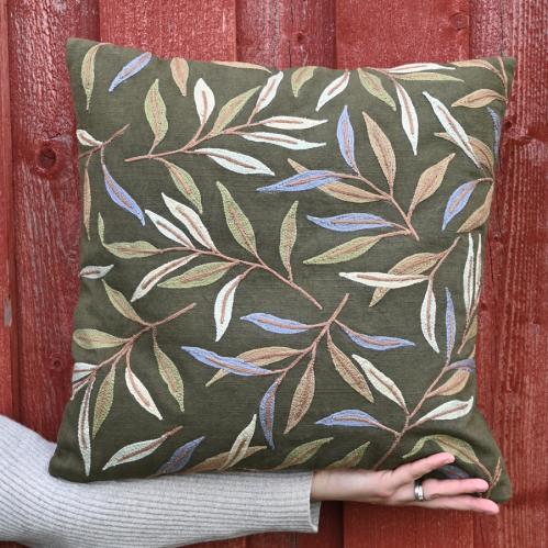 Kuddfodral - broderade blommor - Grön/blå - 45 x 45 cm - www.frokenfraken.se