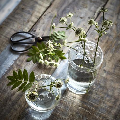 Vas med lock med hål för blomstjälkar - Glas - Ø10 x 17 cm - www.frokenfraken.se