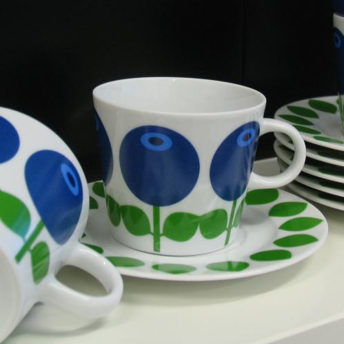Kopp med fat - Retro Blåbär - www.frokenfraken.se