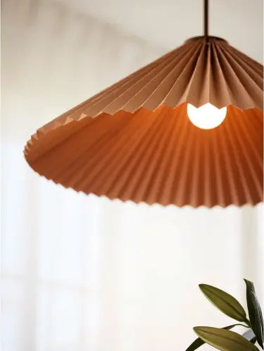 Dora - Taklampa - Brun - Ø60 x 20 cm - www.frokenfraken.se