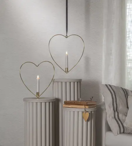 Stående ljusring - Hjärta - Mässing - Batteriljus flammande låga - Ø28 cm - www.frokenfraken.se