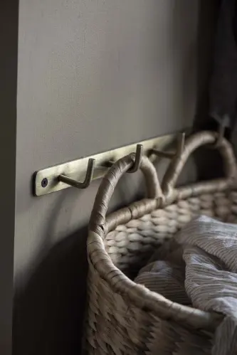 Klädhängare med 8 krokar antik Mässing - 60,5 X 4,5 X 3,7 CM - www.frokenfraken.se