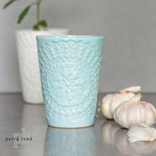 Mugg - Ethnic - Aqua med spetsmönster - www.frokenfraken.se