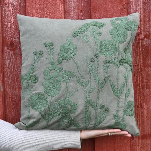 Kuddfodral - broderade blommor - Grön - 45 x 45 cm - www.frokenfraken.se