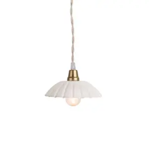 Taklampa Ingrid Antik Vit Liten - Ø 16,5 x 3,5 cm - www.frokenfraken.se