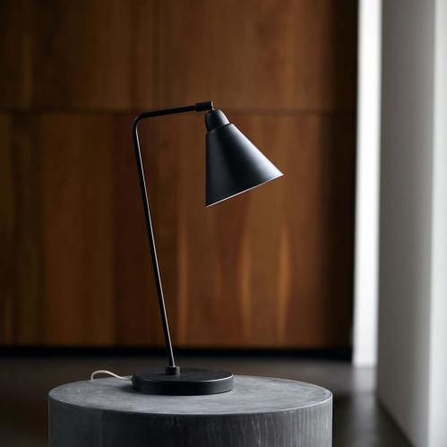Bordslampa - Game - Svart - 50 cm - www.frokenfraken.se