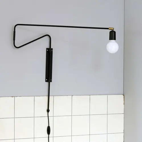 Vägglampa - Swing - Svart - 70 x 5 x 68 cm - www.frokenfraken.se
