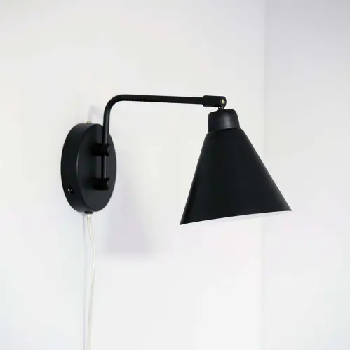 Vägglampa - Game - Svart - 30 x 15 cm - www.frokenfraken.se