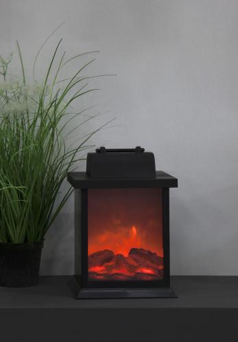 Lykta Eldstad - Svart - Batteri - Timer - 15 x 21 x 14 cm - www.frokenfraken.se
