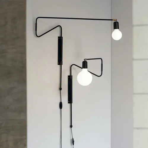 Vägglampa - Swing - Svart - 70 x 5 x 68 cm - www.frokenfraken.se