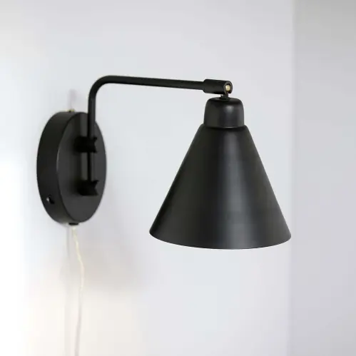Vägglampa - Game - Svart - 30 x 15 cm - www.frokenfraken.se