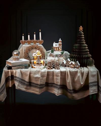 Lykta - Pepparkaksby - LED - 19 x 23 cm - www.frokenfraken.se