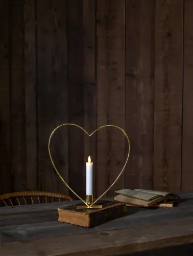 Stående ljusring - Hjärta - Mässing - Batteriljus flammande låga - Ø28 cm - www.frokenfraken.se