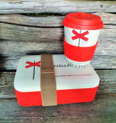 Matlåda - Fjällfika - Röd/Vit - 18 x 12 cm x 6.5 cm - www.frokenfraken.se