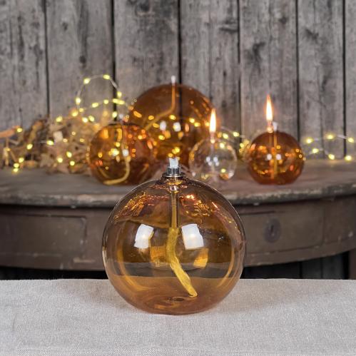 Oljelampa S - Glas - Rund Boll - Ljus Bärnsten - Ø9 cm - www.frokenfraken.se
