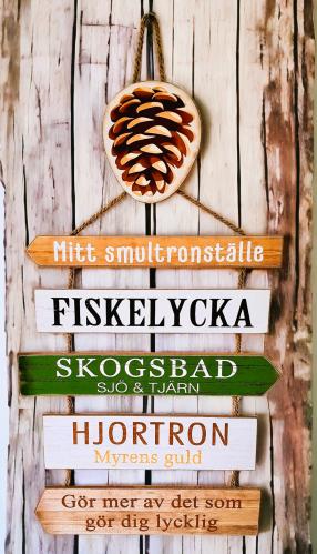 Skylt - Naturskylt - Trä - 66 x 37 cm - www.frokenfraken.se