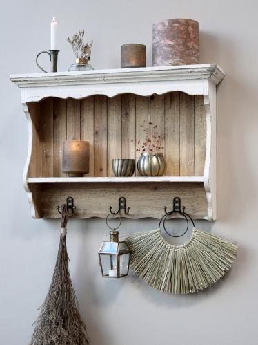 Hylla med 3 krokar - Antik cremé - 48,5 x 69 cm - www.frokenfraken.se