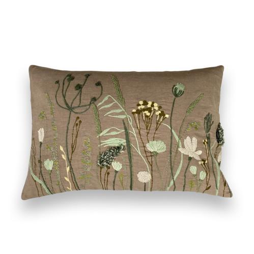 Kuddfodral - broderade blommor - Ljusbrun - 40 x 60 cm - www.frokenfraken.se