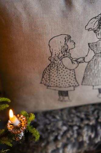 Kuddfodral - Madicken - Kapitel 3 - 46 x 46 cm - www.frokenfraken.se