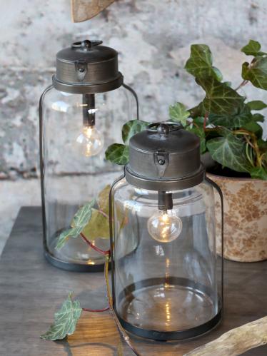 Fransk ladugårdslykta med glödlampa och timer - 23 x Ø11 cm - www.frokenfraken.se