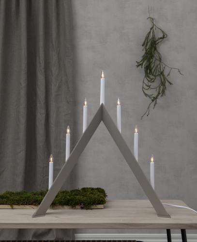 Adventsljusstake Arrow - 64,5 cm - www.frokenfraken.se