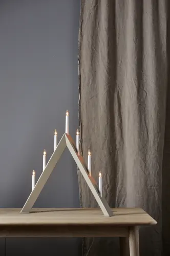 Adventsljusstake Arrow - 64,5 cm - www.frokenfraken.se