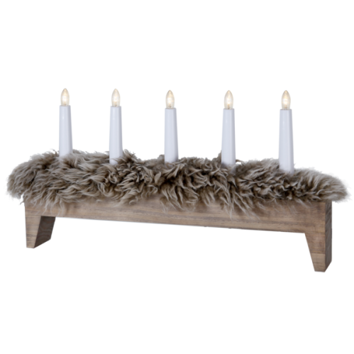 Ljusstake Svenljunga - Mullvadsfärgad med fårskinn - 48 cm - www.frokenfraken.se