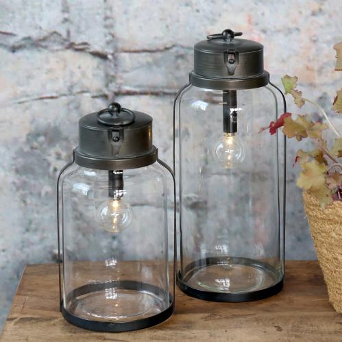 Fransk ladugårdslykta med glödlampa och timer - 23 x Ø11 cm - www.frokenfraken.se