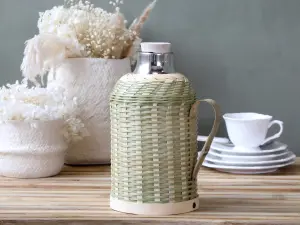 Termoskanna med flätad bambu - 1,3 L - Grön - 26 cm - www.frokenfraken.se