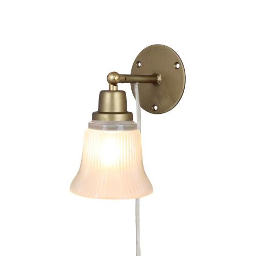Vägglampa Ulla Antik Mässing/Glas - H21,5 x D16 cm - www.frokenfraken.se