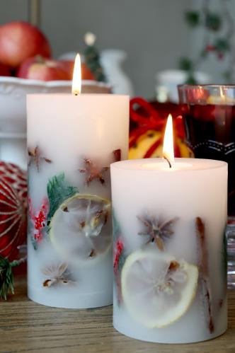 Blockljus - Julkryddor - Vit - Ø7 x 14 cm - www.frokenfraken.se