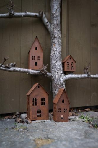Ljuslykta/Marschallhållare - Hus Rost - 2 storlekar - 13 x 21 cm, 9 x 11 cm - www.frokenfraken.se