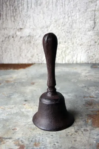 Ringklocka - Järn - Ø9 x 19 cm - www.frokenfraken.se