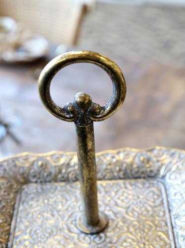 Våningsfat - 3 Våningar - Antique Mässing - 51 cm - www.frokenfraken.se