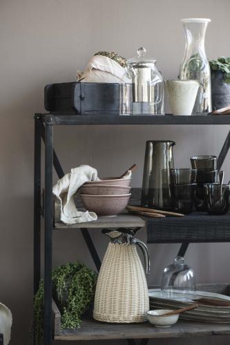 Display på hjul med 2 faste Trähyllor och 4 lösa Träbrickor - www.frokenfraken.se