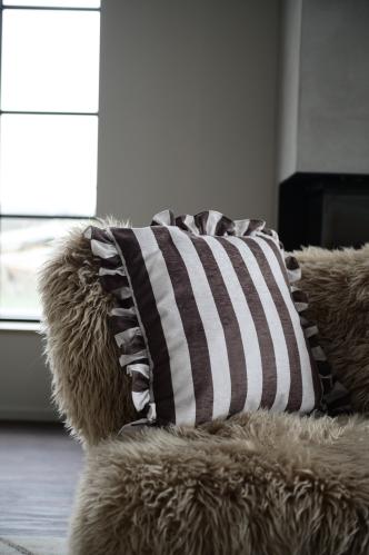 Kuddfodral - ZENGA - CHOKLAD - 48x48 cm - www.frokenfraken.se